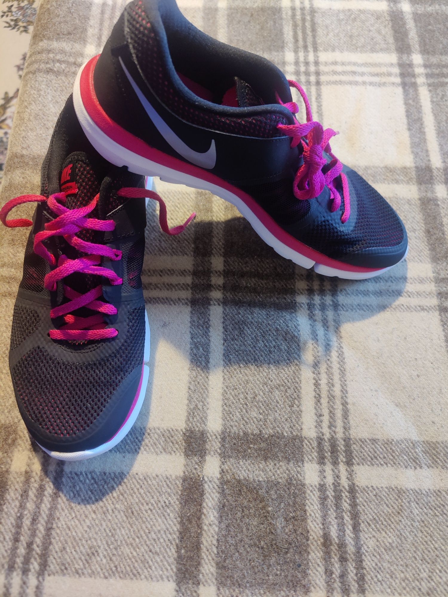 Pantofi sport Nike Flex mărime 39