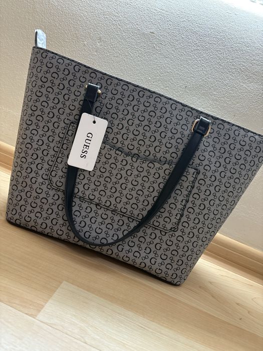 Чанта Guess оригинална