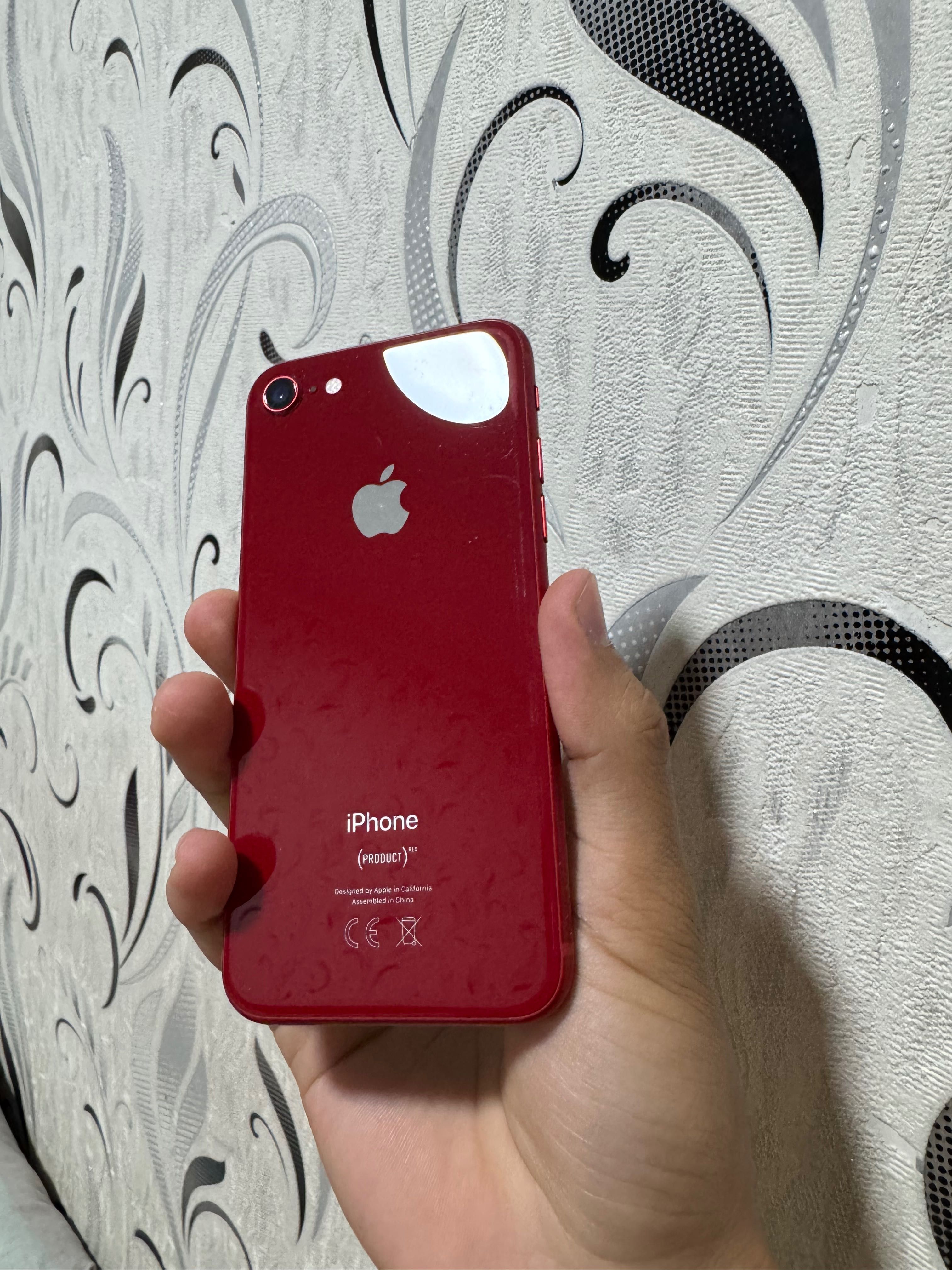 iPhone 8 (red product)