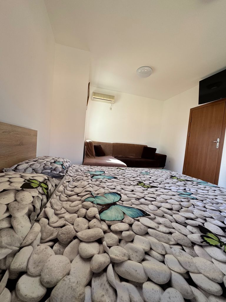 Дава се под наем Двустаен апартамент в Созопол - 60 кв.м за 2932.5 € - Снимка #3