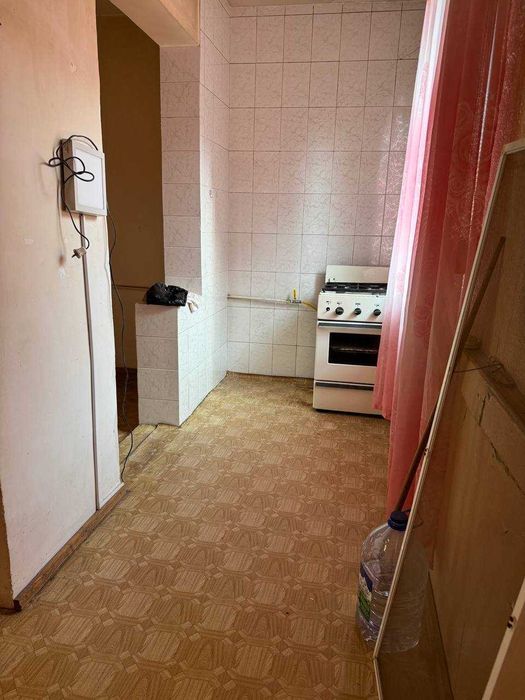 Продаю свою квартиру на Юнусабад-4 (2/2/4), Универсам, Посольство США