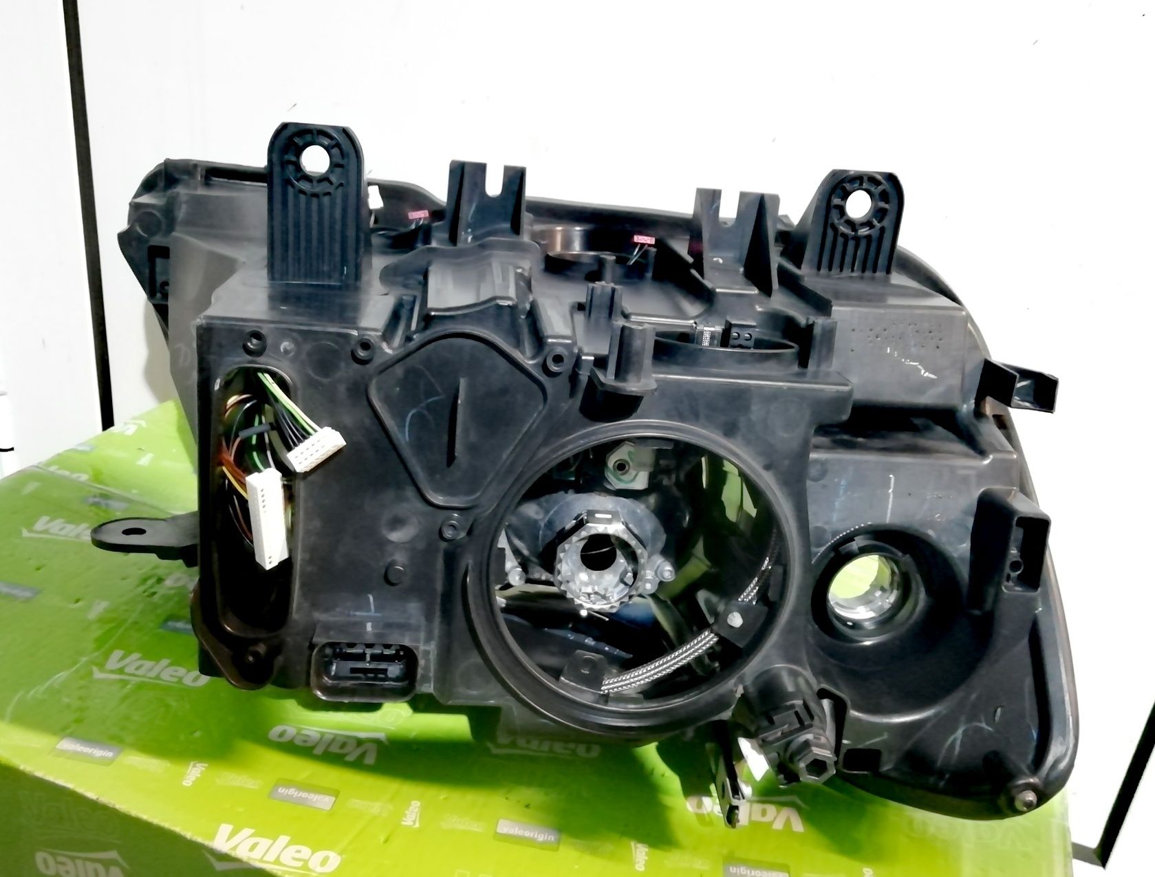 Фар Фарове за БМВ Х3 Ф25 / BMW Х3 F25 Bi-xenon.