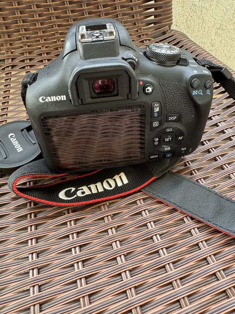 Фотоапарат Canon 2000D – Отлично състояние | 450 лв