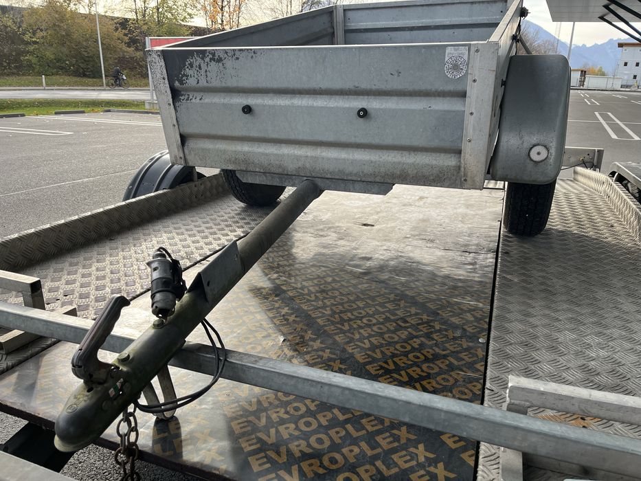 Ремарке за лек автомобил