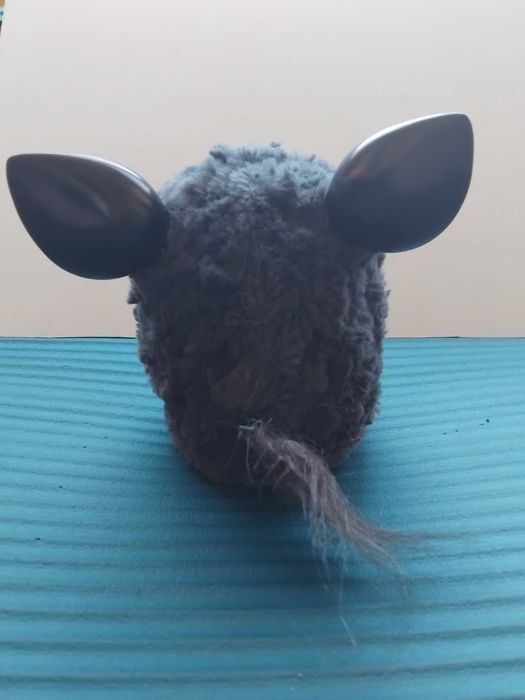 Furby - оригинална интерактивна играчка с кутия