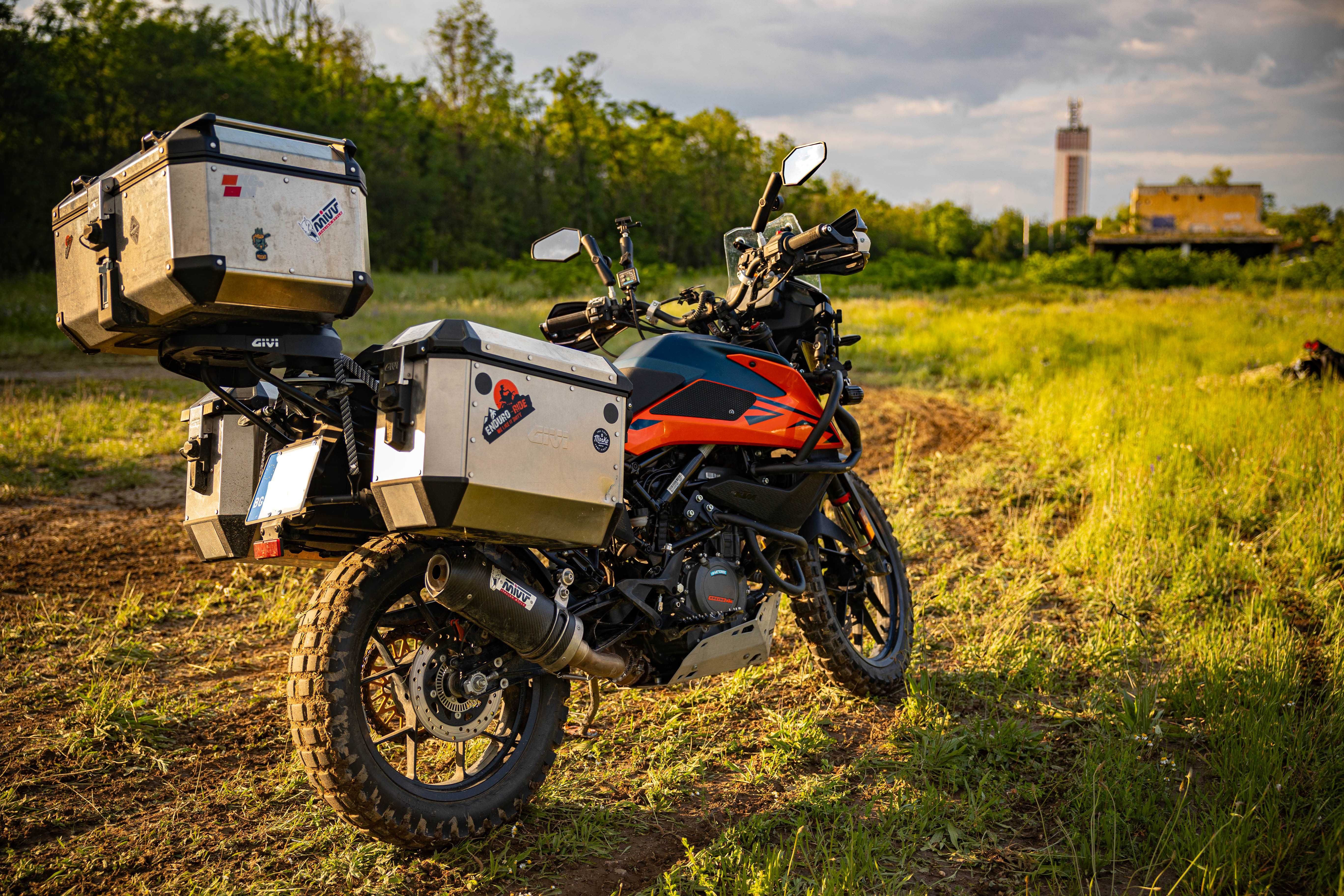 Givi Trekker 58 L Top Box + 2 Side Panniers 36+36L