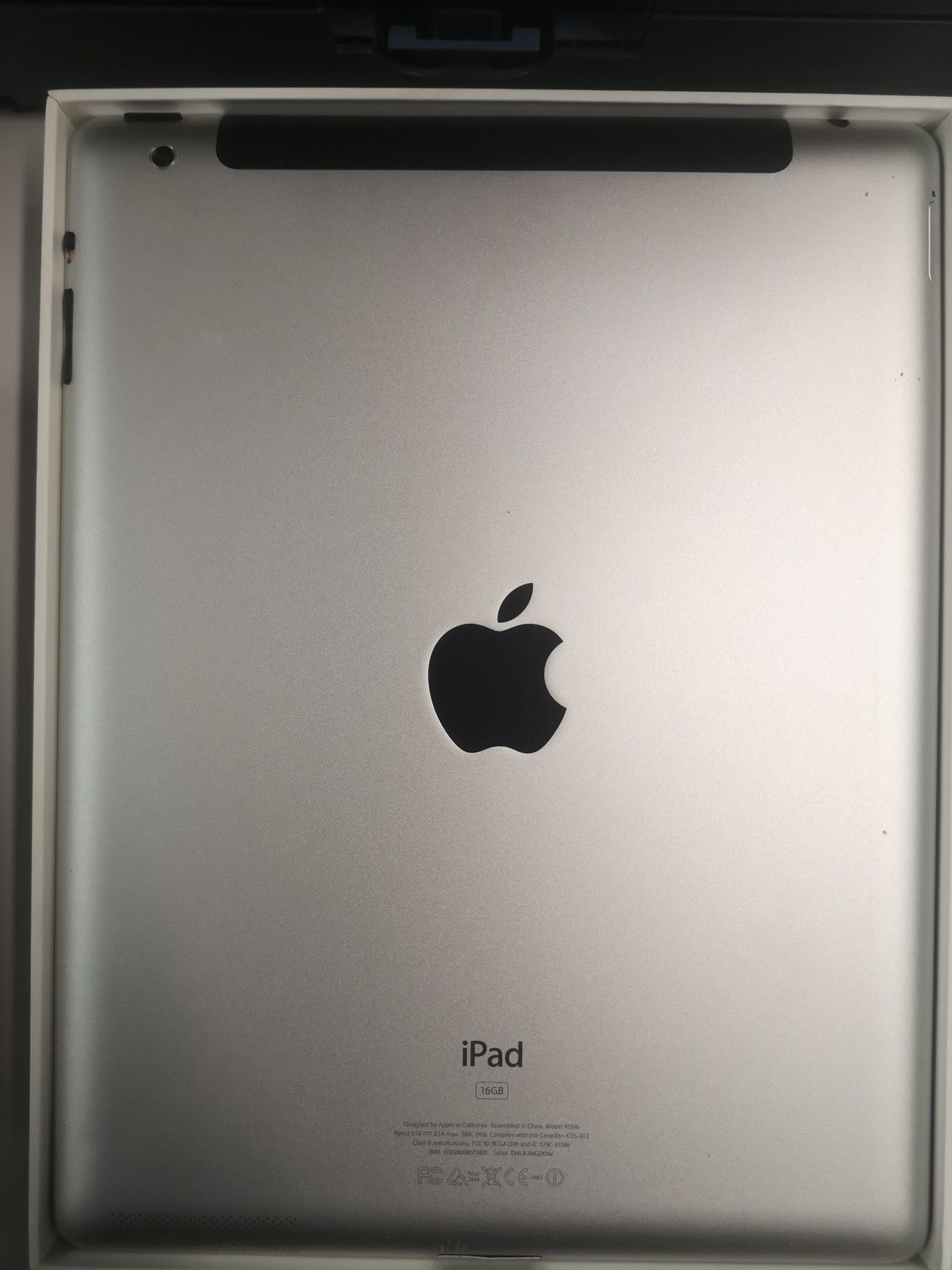 Продавам Apple IPad 2 White