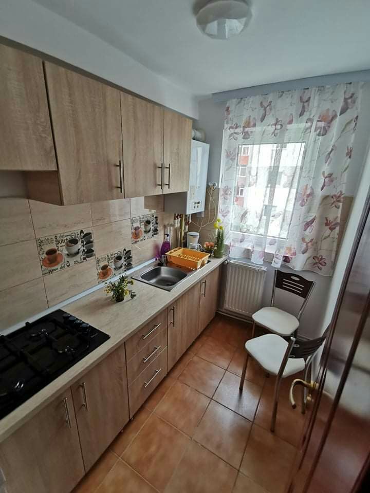 Închiriere/cazare apartament Octavian  3 camere/pensiune cu 4 camere