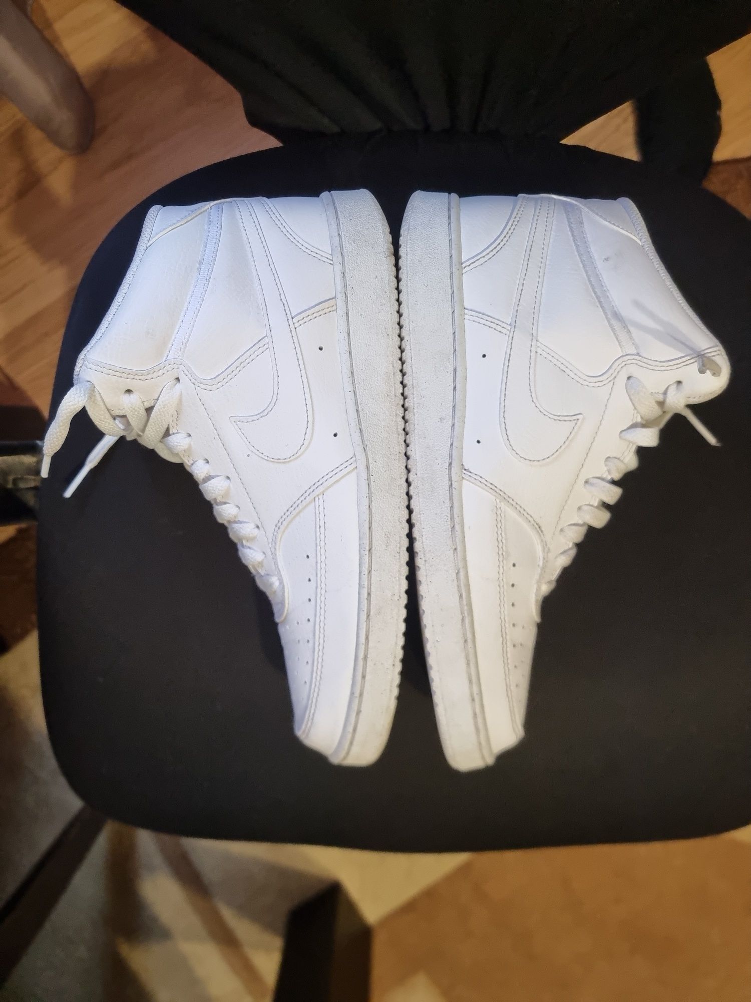 Vând Court Vision White Mid
