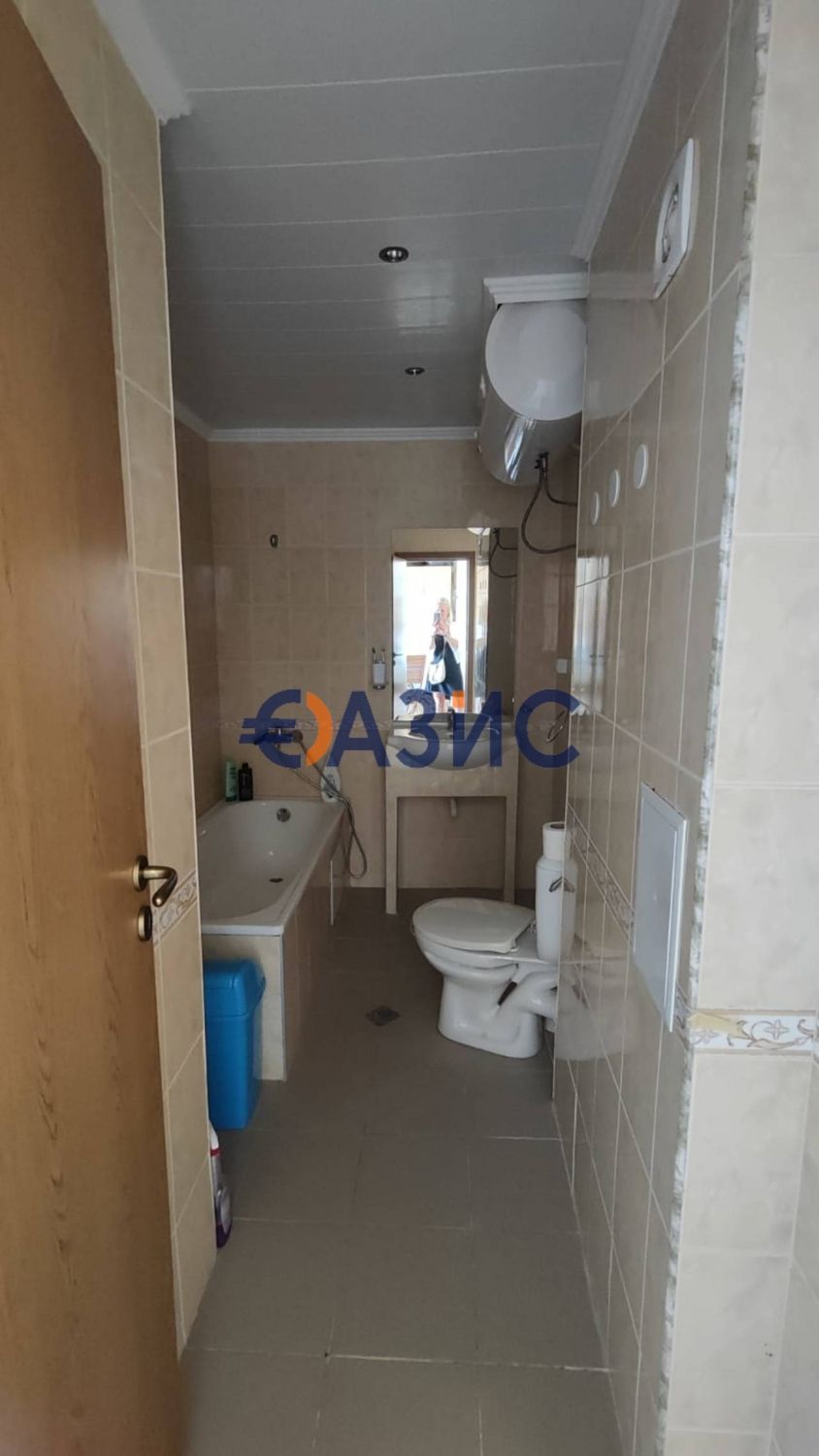 Просторно студио с панорамна гледка в комплекс "Негреско", Елените, 74