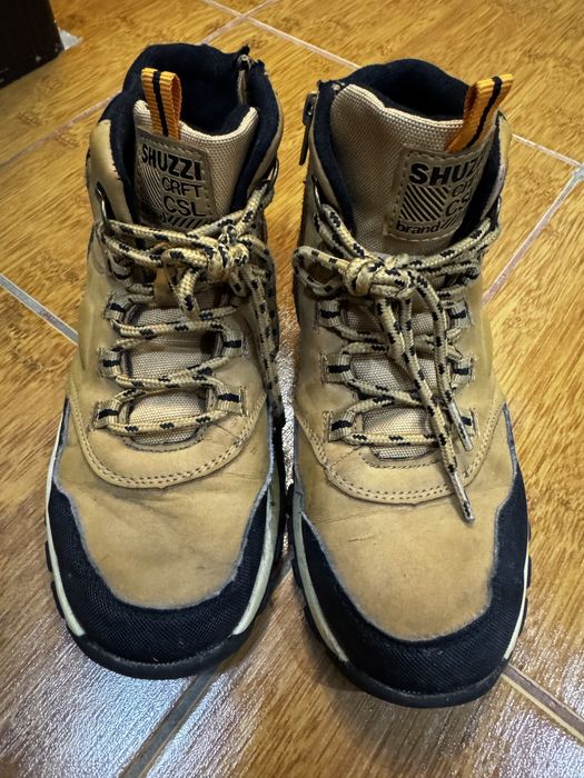 Продам ботинки осень/весна на мальника