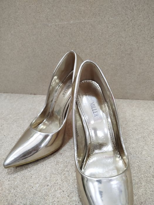 Ayyolar uchun poshnali tuflik