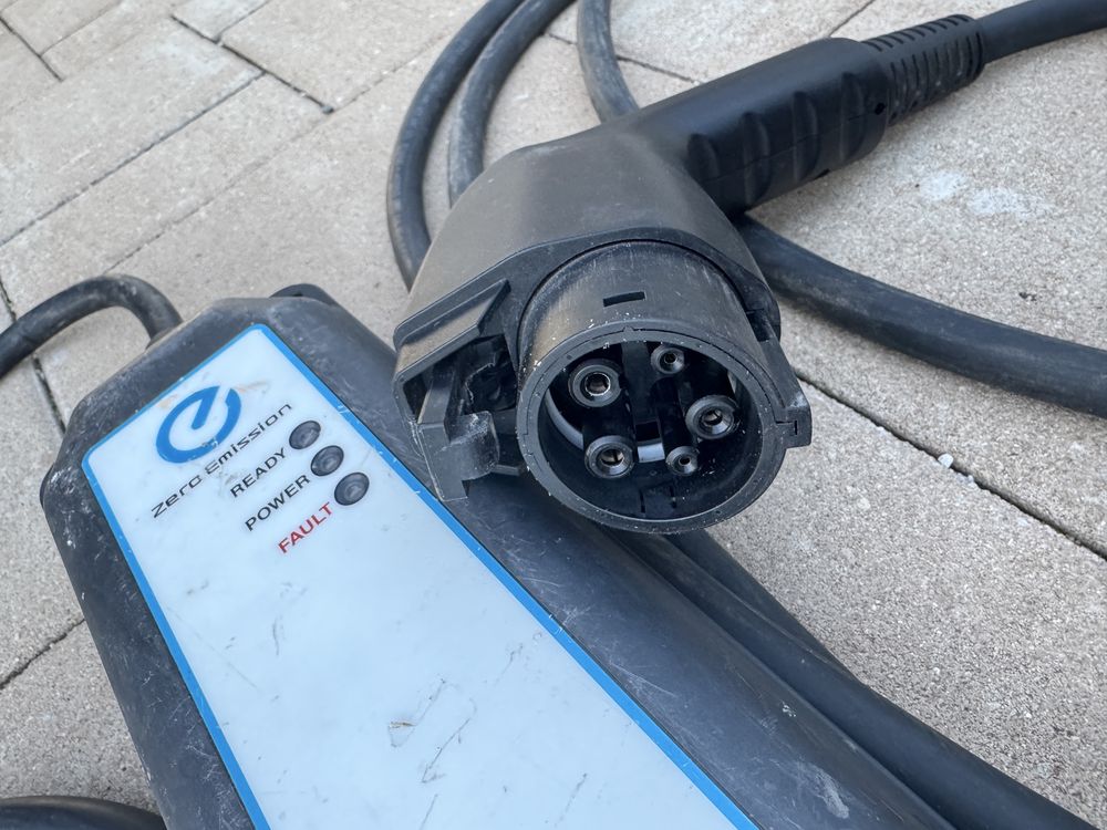 Зарядно за електромобил 7 kw
