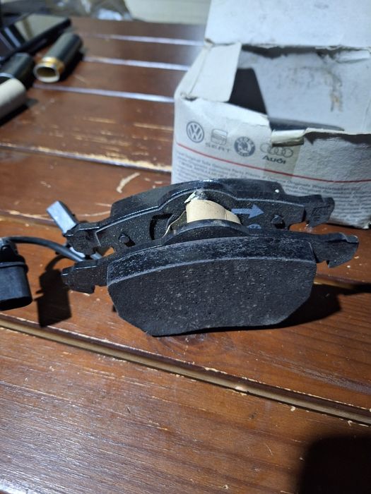 Продам тормозные  колодки(оригинал)