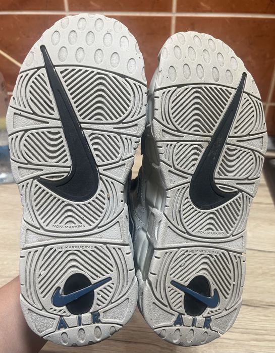 Vand adidasii ,aproape noi