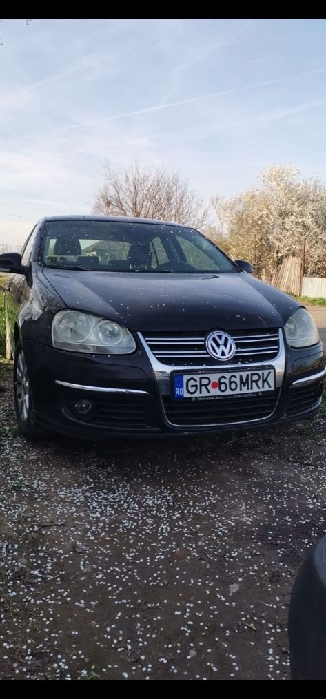 Vând Volkswagen Jetta