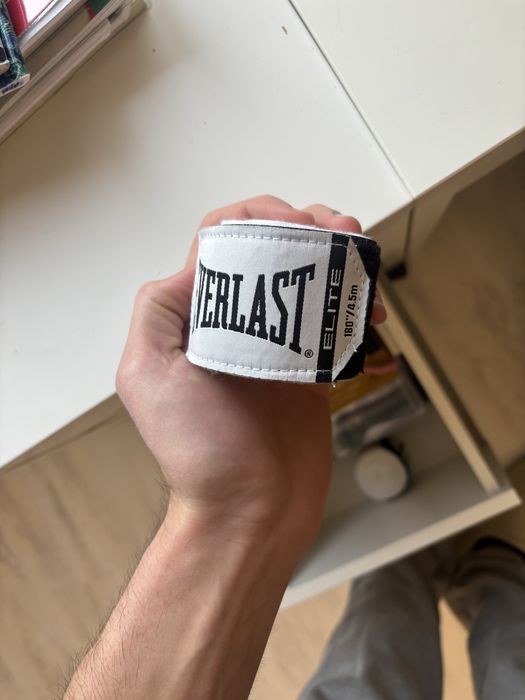 Боксoви ръкавици Leone и бинт everlast elite 2