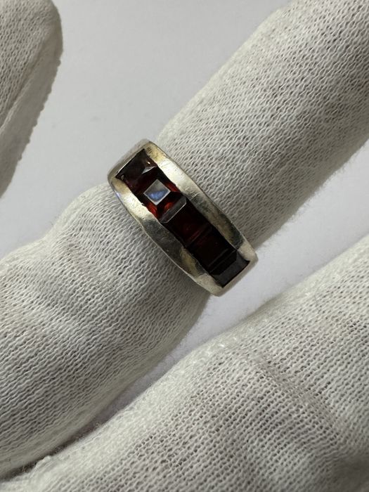 Inel argint 925, cu granate. Vintage.