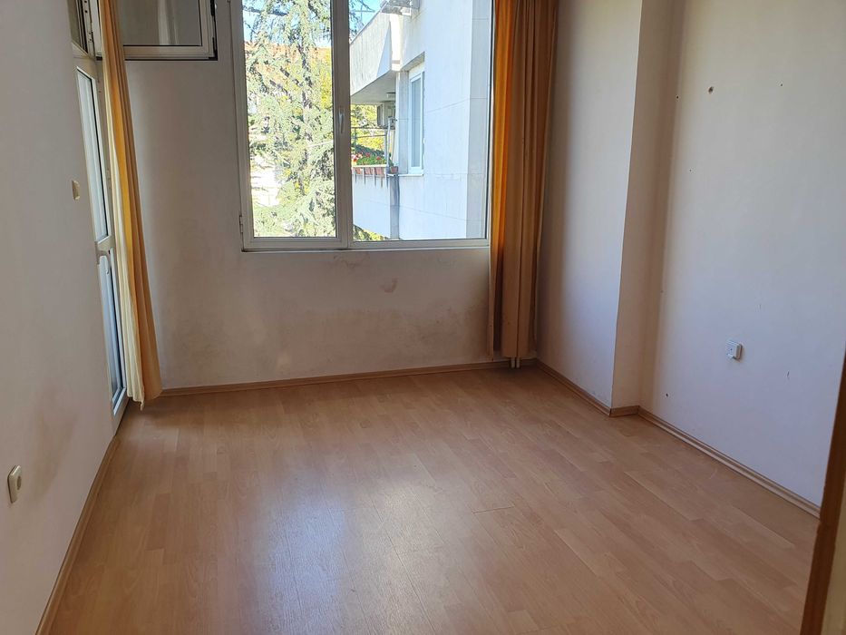 4ст+б,монолит,100 кв.м.,ет.3,център