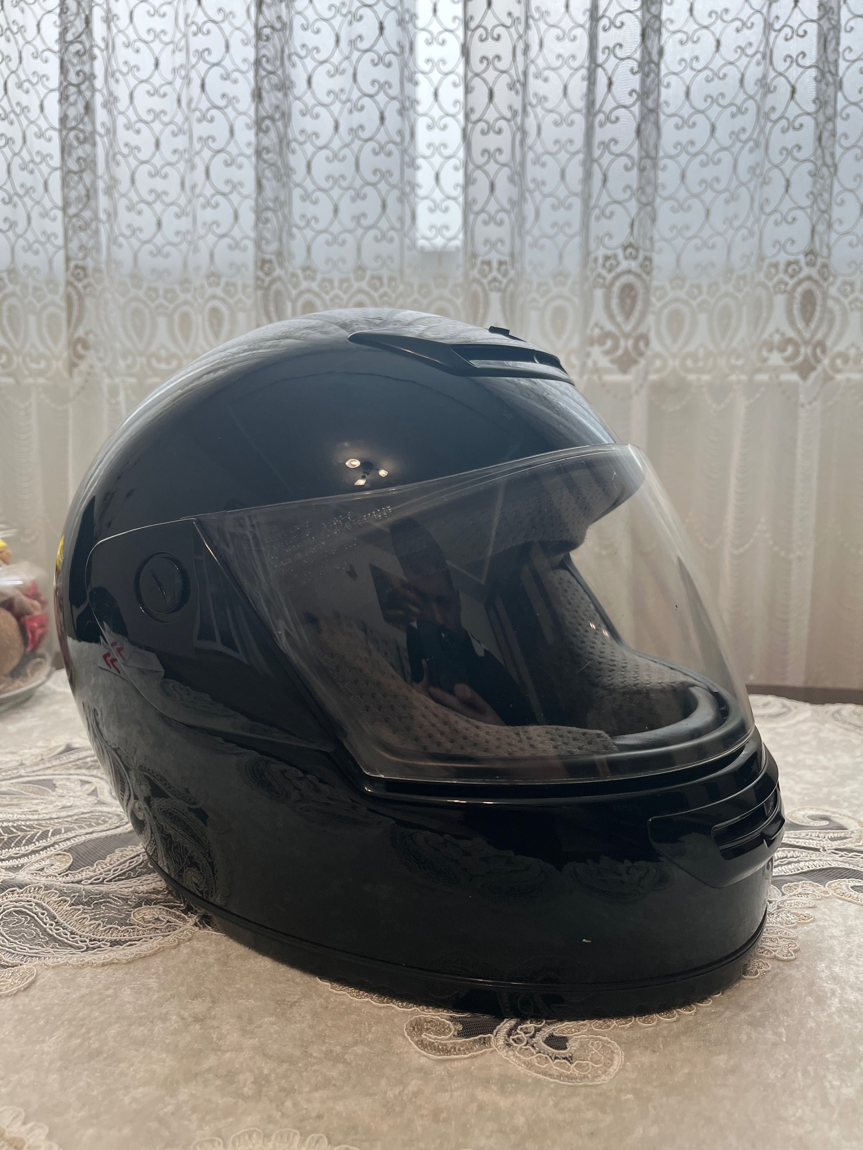 Cască SHOEI, cu zgârieturi minore