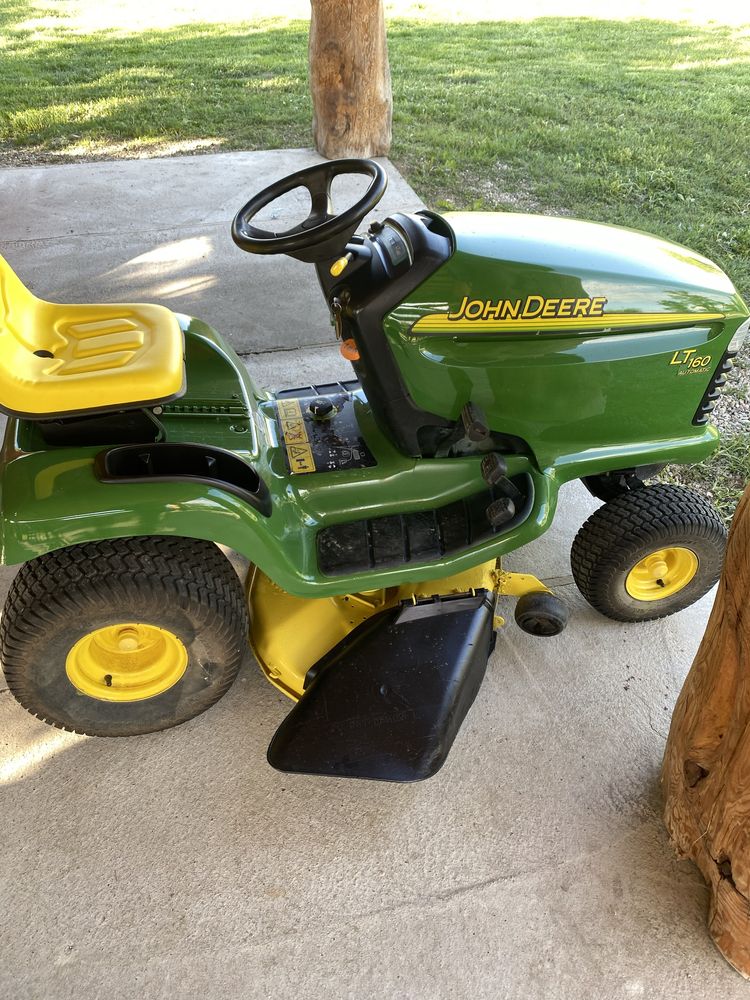 Tractoras gazon John Deere Lt 160