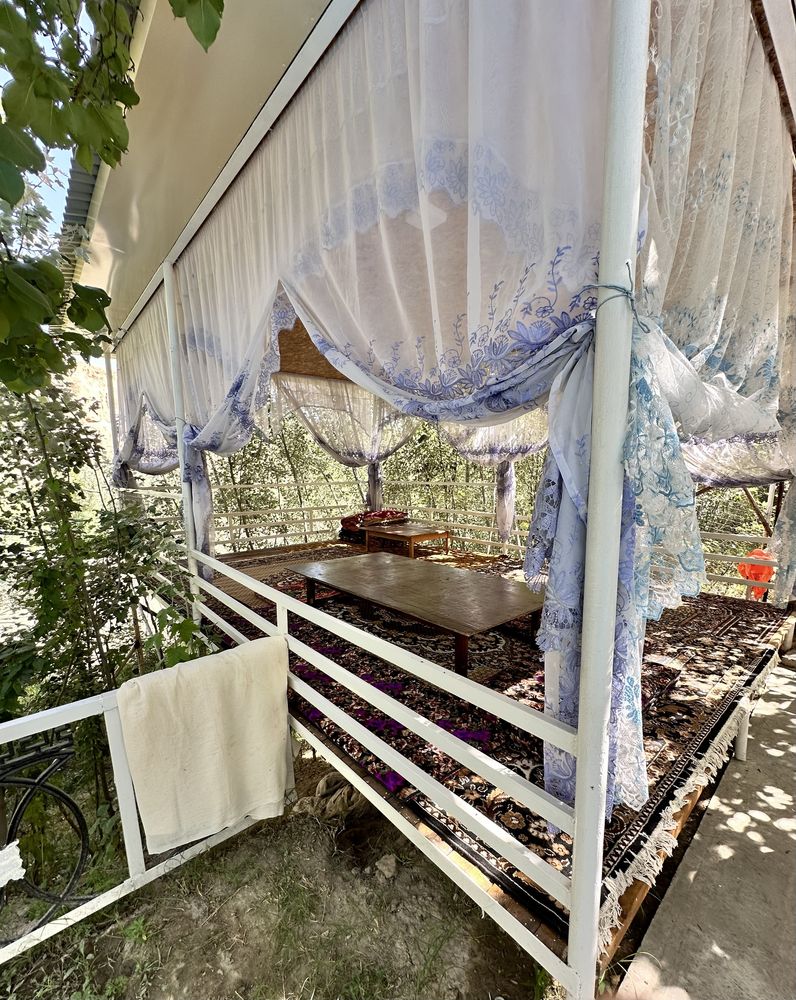 Dacha Oilaviy va Ulfatlar uchun. Toza havo daraxtlar koʻp Samarqand