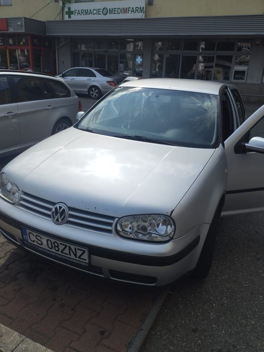 Vând sau schimb Golf 4