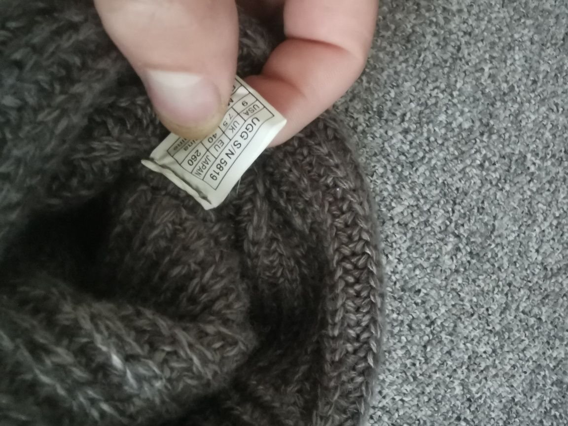 UGG nr 40 F23009F