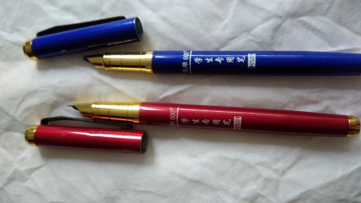 Stilouri colorate- incarcare cu pompita
