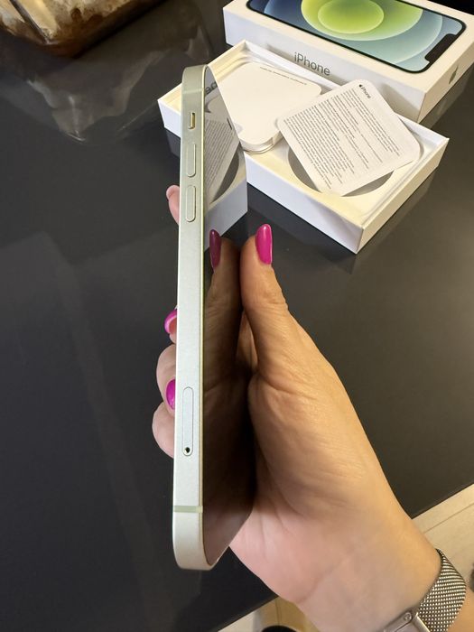 Iphone 12. 64 gb. Green