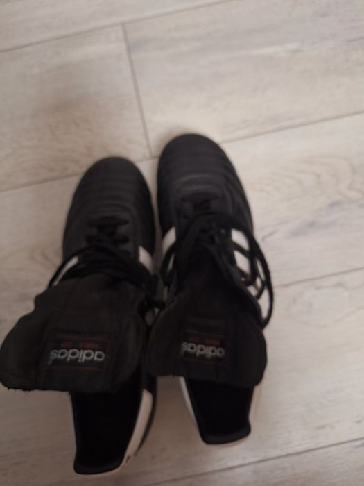 Vând ghete de fotbal profesionale(world cup)din piele