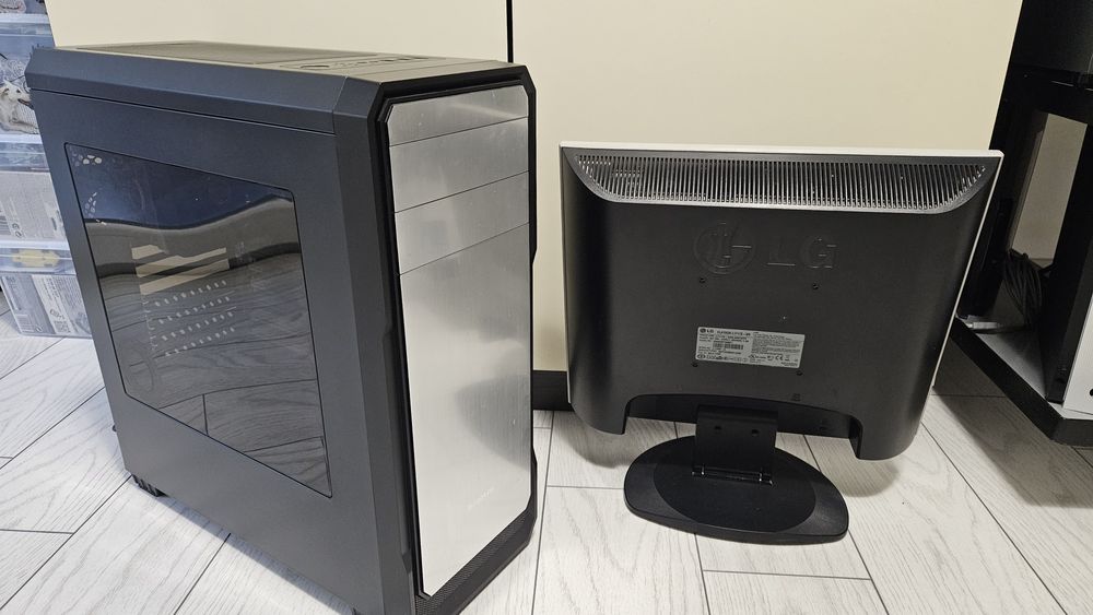 Sistem Desktop I7 cu Accesorii