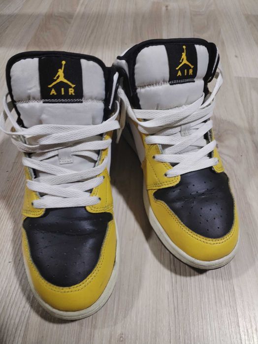 Ghete adidas numărul 40