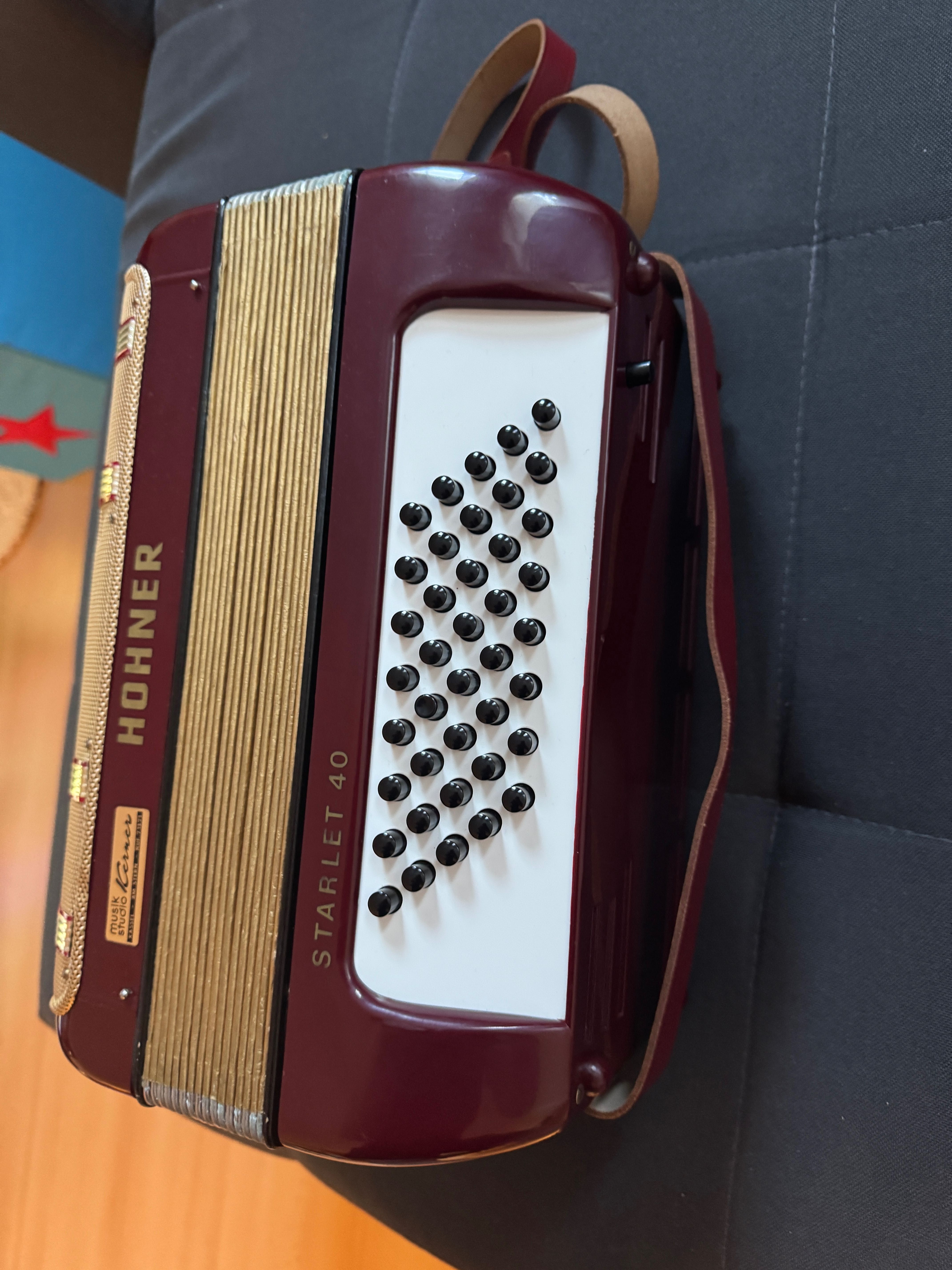Acordeon Hohner starle 40