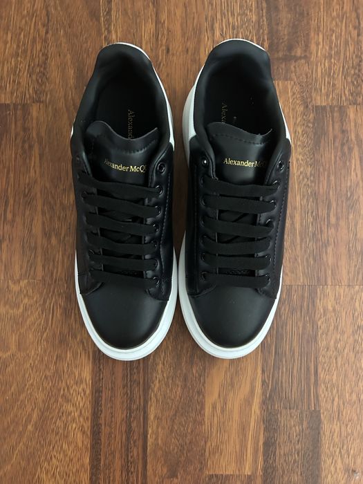 alexander mqueen marimea 45 noi