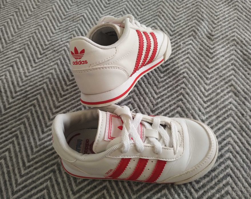 Adidas кожени маратонки номер 25