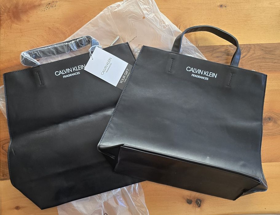 Кожена,дамска чанта CALVIN KLEIN