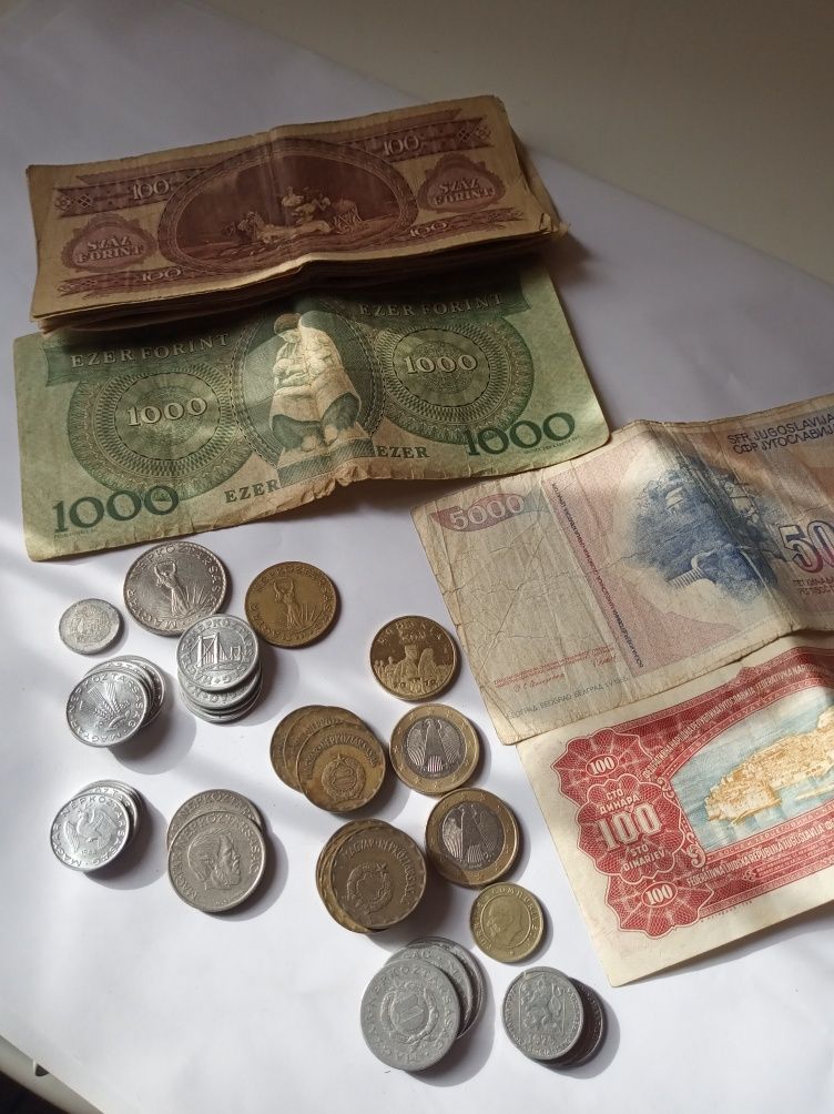Monede și bancnote vechi din Iugoslavia, Ungaria, și Cheia