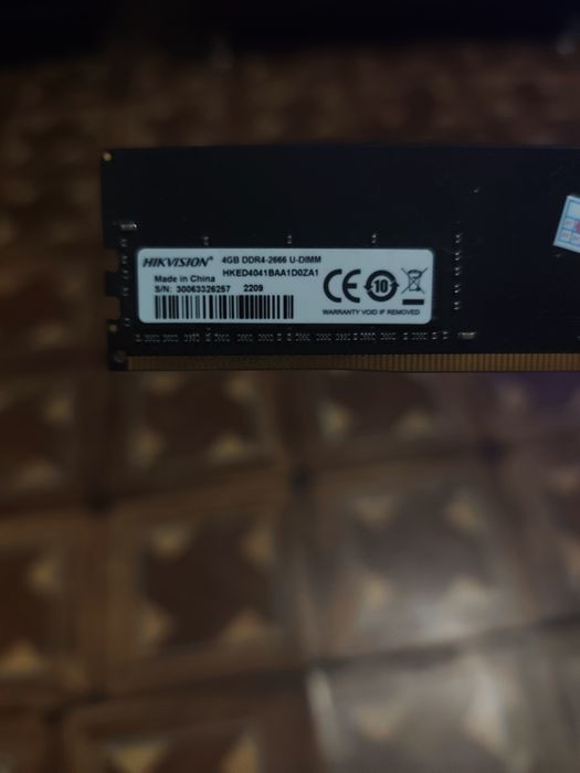 Оперативная память 4 Гб 2400/2666 гц DDR4