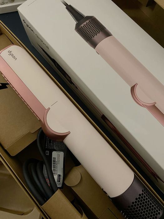 Dyson Airstrait HT01