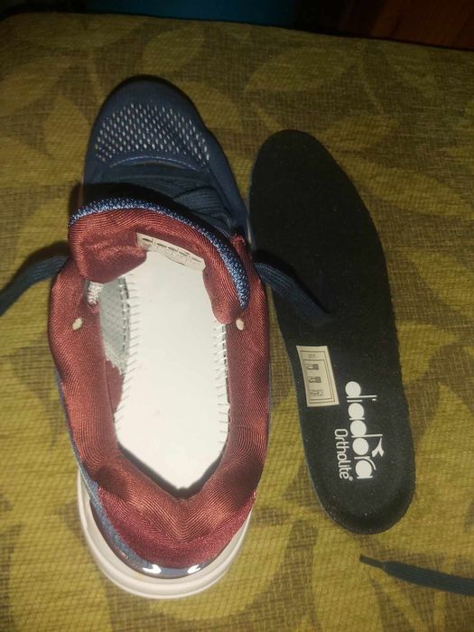 Дамски маратанки. DIADORA