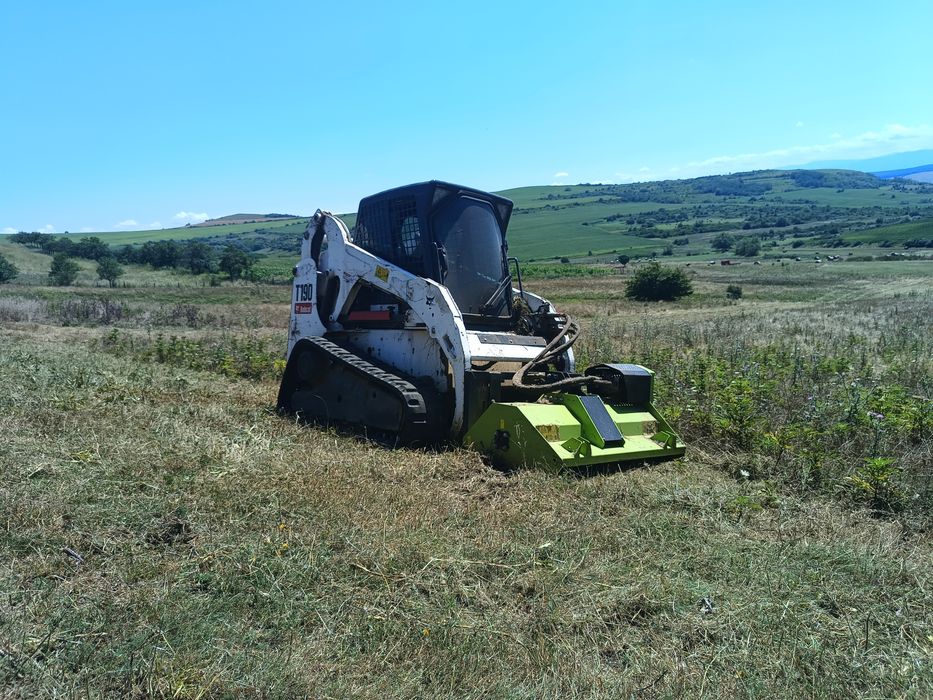 Bobcat senilat cu tocator vegetal - forestier