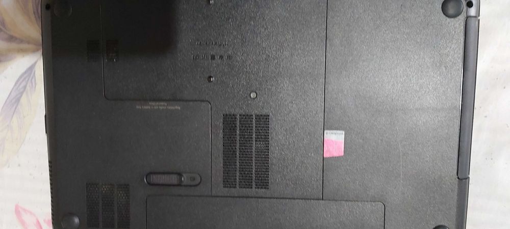 Продавам лаптоп 15.6 инча