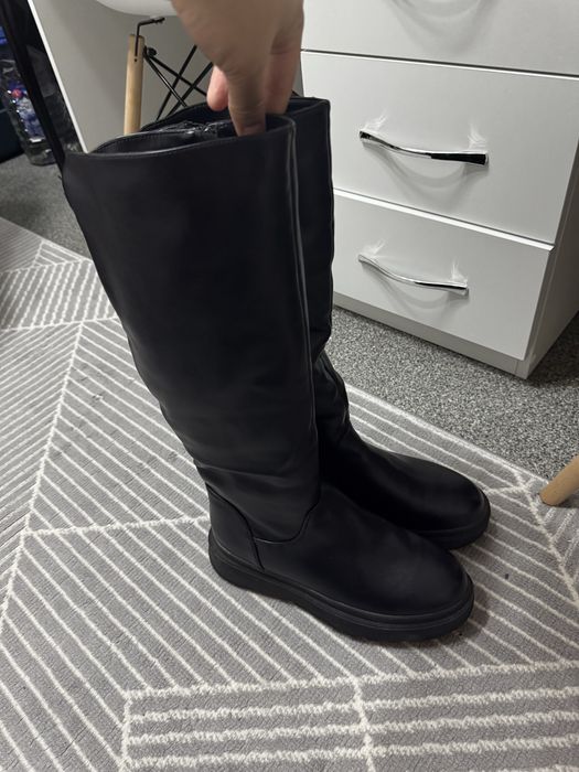 Продам новый женские зимние сапоги