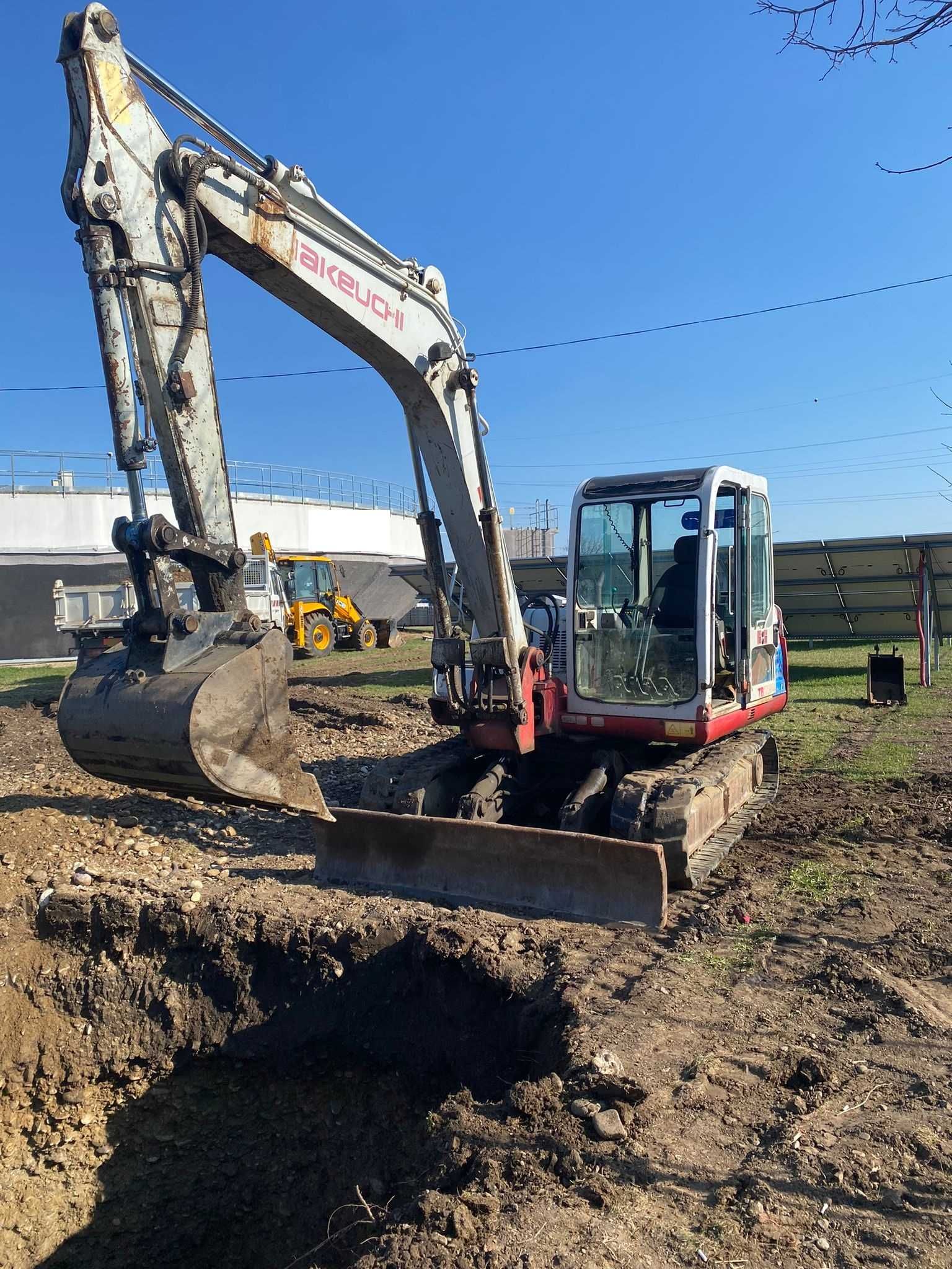 Vand excavator Takeuchi TB175