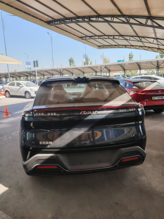 Dongfeng Aeolus L7 Hybrid