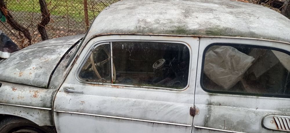 Zaz 965 на части.