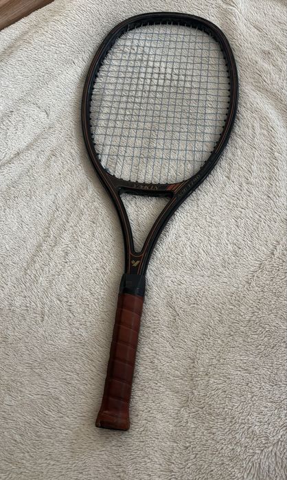 Хилка за тенис на корт