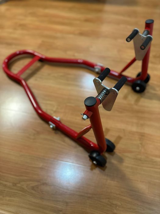 повдигащи стойки за мотор