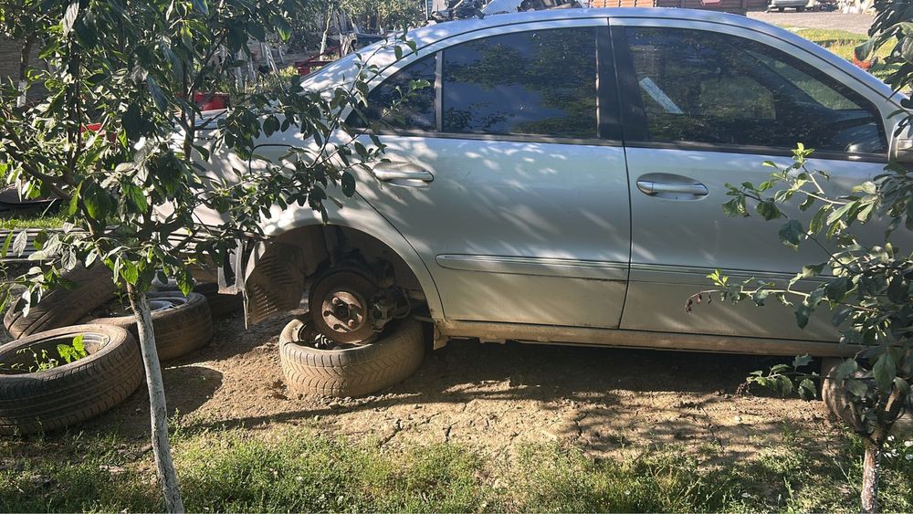 Vand pt dezmembrat Mercedes E220cdi .150cp .Automat 2004